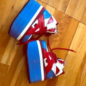 Buffalo tower platforms red-white-blue